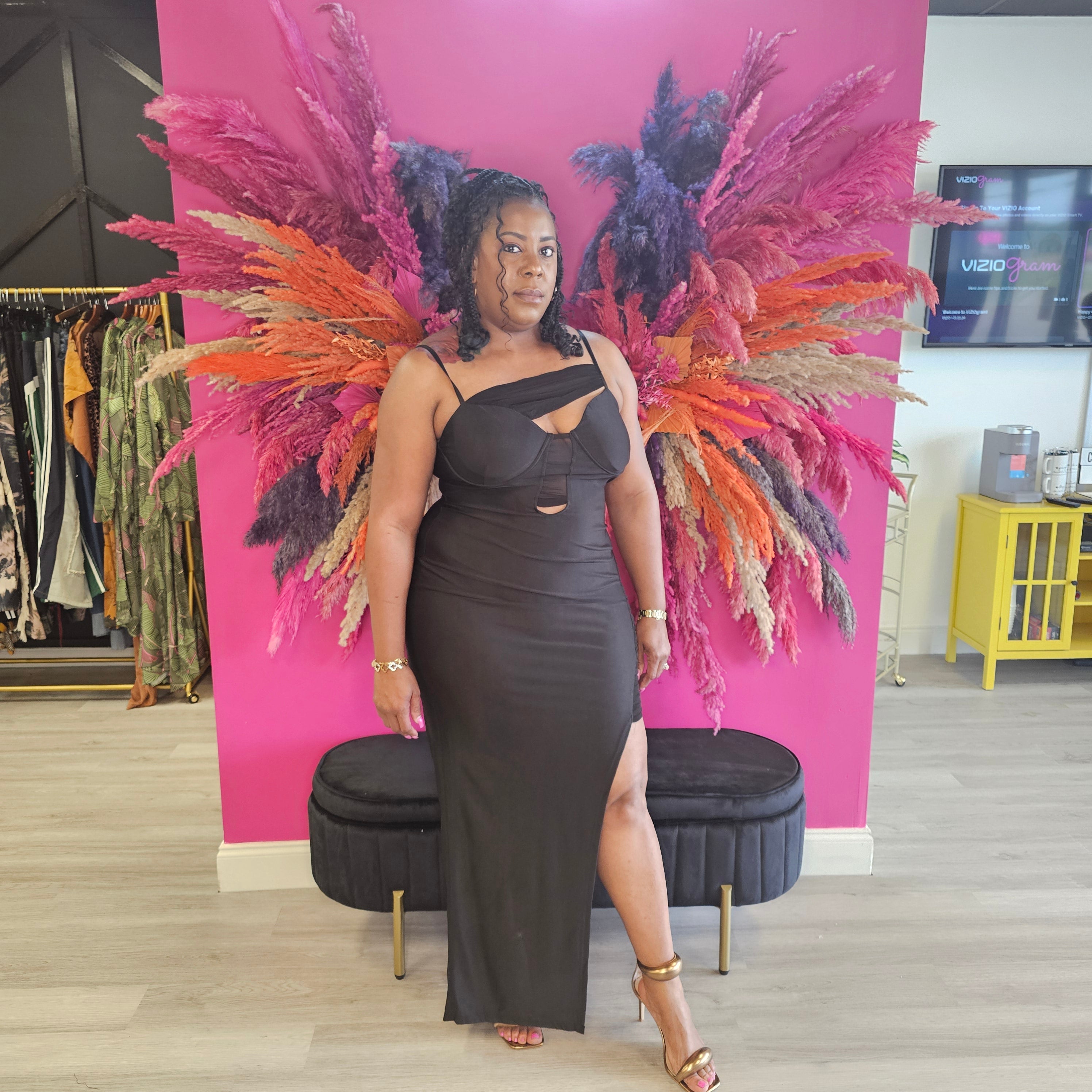 Sleek & Sexy Lil Black Dress